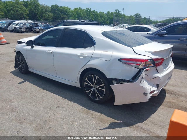 Toyota CAMRY SE 2018 4T1B11HK2JU616774 Image 3
