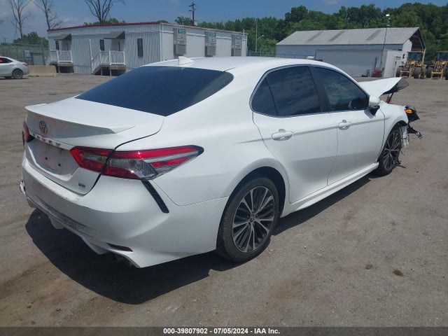 Toyota CAMRY SE 2018 4T1B11HK2JU616774 Image 4