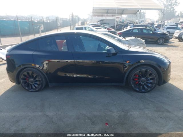7SAYGDEF2NF521106 Tesla Model Y Performance Dual Motor All-wheel Drive