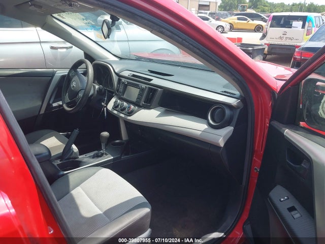 Toyota RAV4 LE 2015 JTMZFREV1FD080330 Image 5