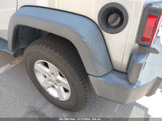 1C4BJWDG0HL622480 Jeep Wrangler Unlimited Sport 4x4