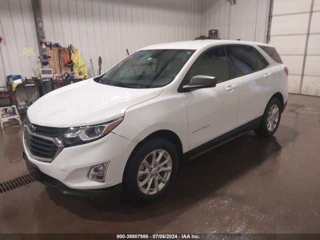 Chevrolet EQUINOX LS 2018 2GNAXHEV4J6345731 Image 2