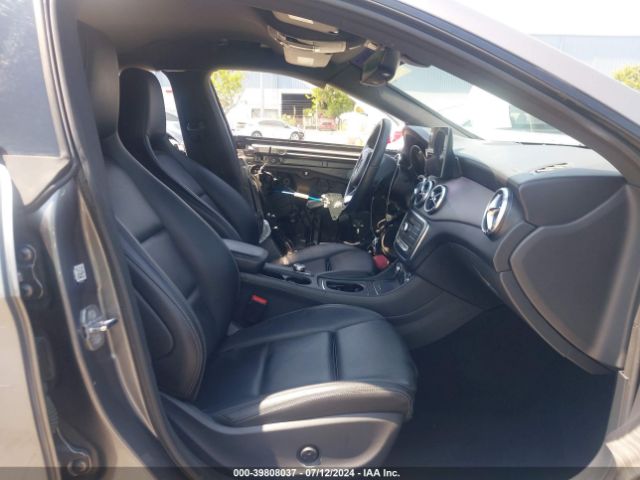2019 MERCEDES-BENZ CLA 250 WDDSJ4EB6KN772070 Photo 4
