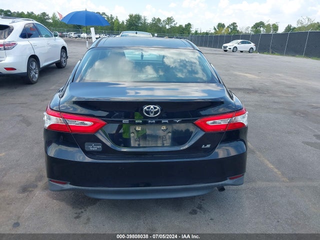Toyota CAMRY LE 2018 4T1B11HK7JU059327 Image 16