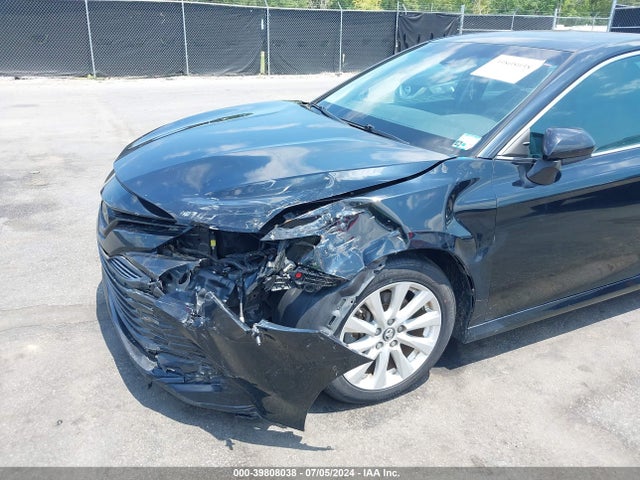 Toyota CAMRY LE 2018 4T1B11HK7JU059327 Image 6