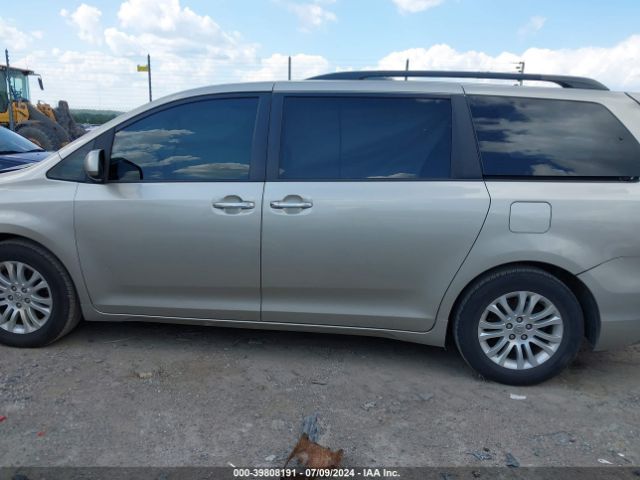 5TDYK3DC4FS530383 Toyota Sienna Xle 8 Passenger