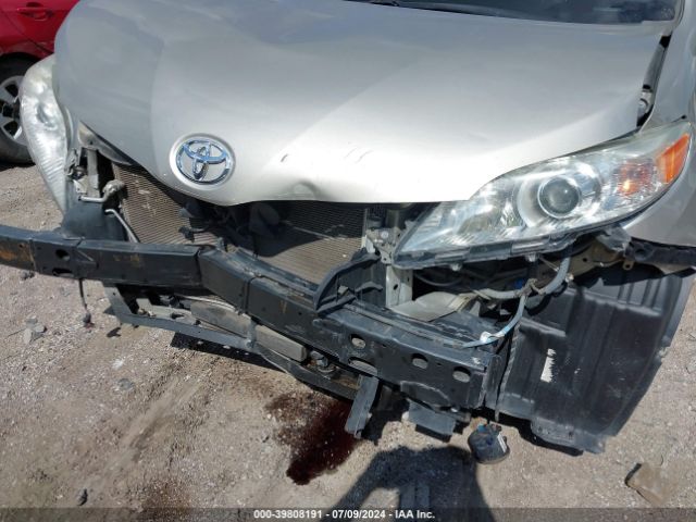 5TDYK3DC4FS530383 Toyota Sienna Xle 8 Passenger