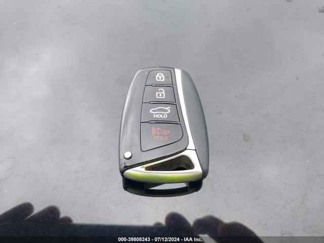 Hyundai Genesis 3.8 2016 KMHGN4JEXGU108576 Image 11