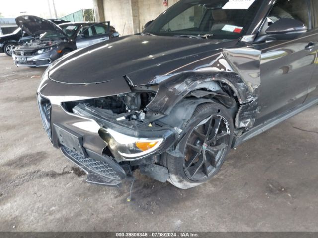 ZASFAKNN0J7B92592 Alfa Romeo Stelvio Ti Sport Awd