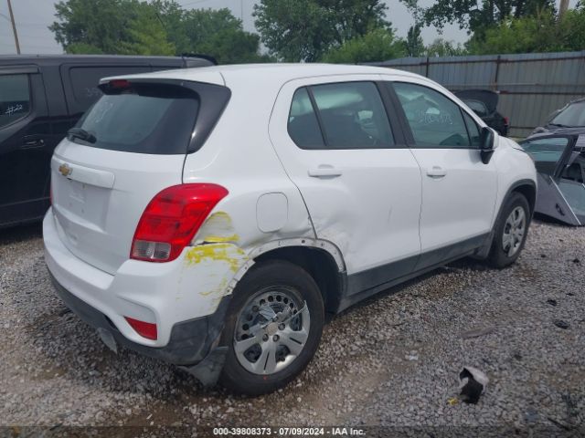 3GNCJKSB4HL289698 Chevrolet TRAX LS