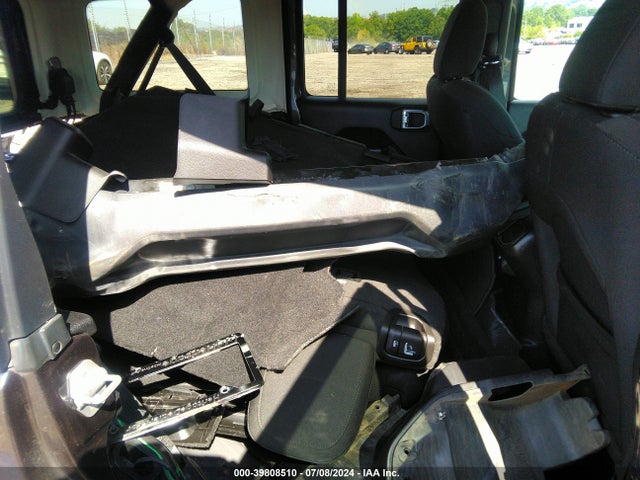 1C4HJXDN4MW592374 Jeep Wrangler Unlimited Sport S 4x4
