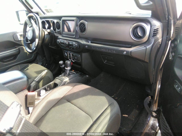 1C4HJXDN4MW592374 Jeep Wrangler Unlimited Sport S 4x4