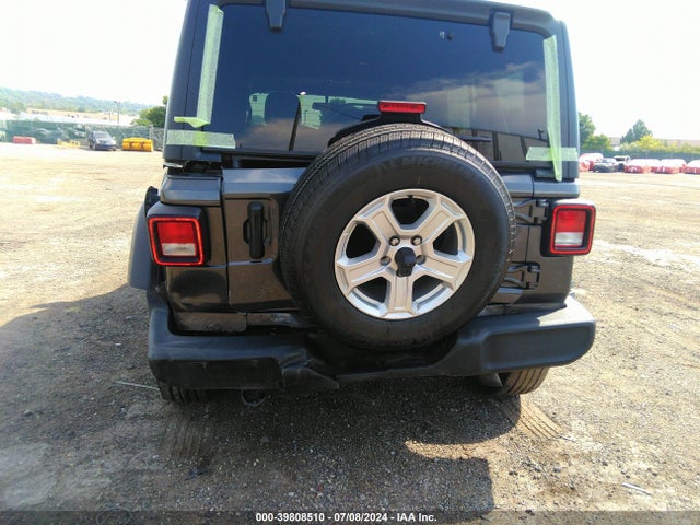 1C4HJXDN4MW592374 Jeep Wrangler Unlimited Sport S 4x4