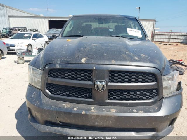 1C6RR6FT7JS171326 RAM 1500 Express Quad Cab 4x2 6'4 Box