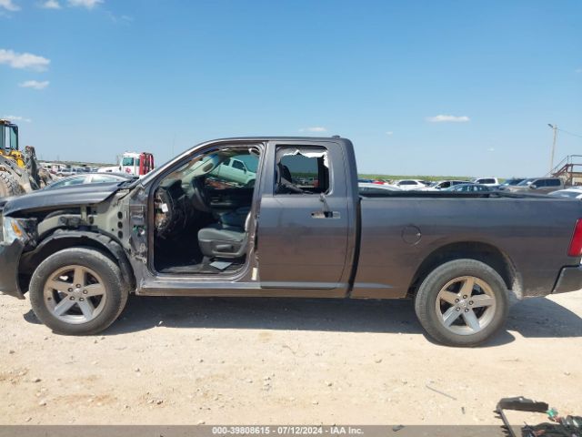 1C6RR6FT7JS171326 RAM 1500 Express Quad Cab 4x2 6'4 Box