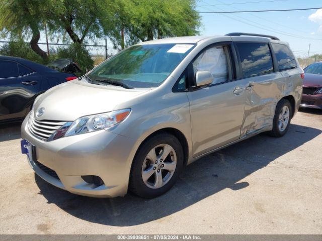 5TDKK3DC5FS626173 Toyota Sienna Le 8 Passenger