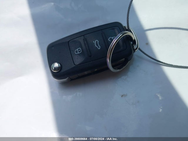 3VW2K7AJ8FM245845 Volkswagen Jetta 2.0l S