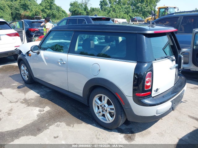 2012 MINI COOPER CLUBMAN WMWZF3C57CT268347 Photo 2