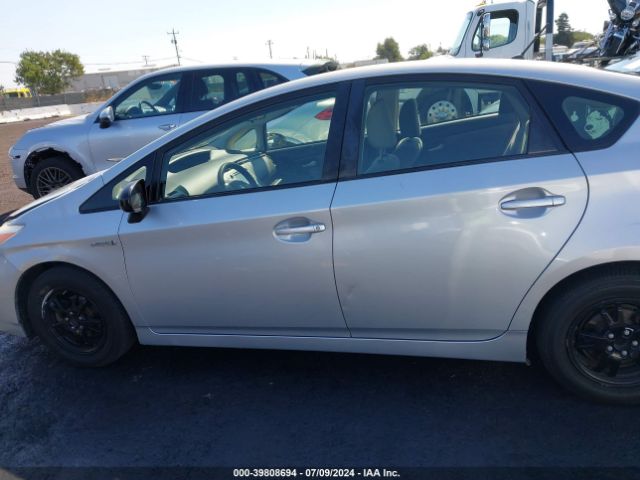 JTDKN3DU3E1766332 Toyota Prius Two
