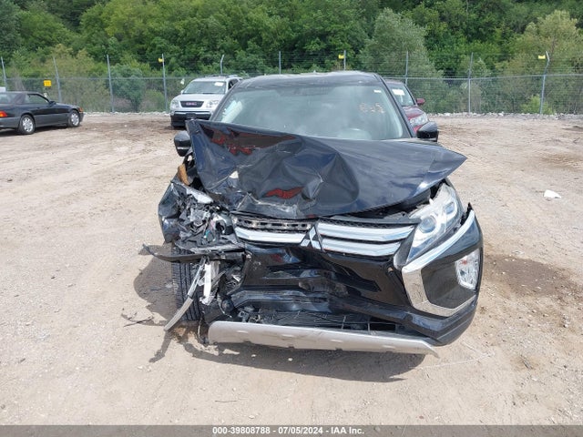 JA4AT5AA2JZ051524 Mitsubishi Eclipse Cross Se