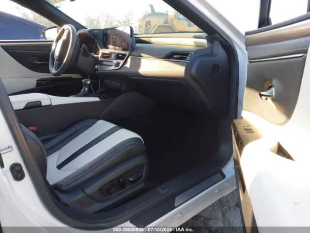 58ABA1C18PU030323 Lexus Es 300h F Sport Handling