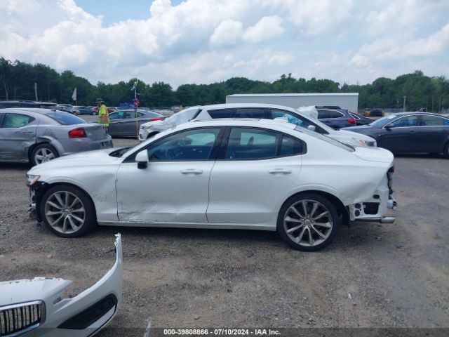 7JRA22TK8MG080427 Volvo S60 T6 Momentum