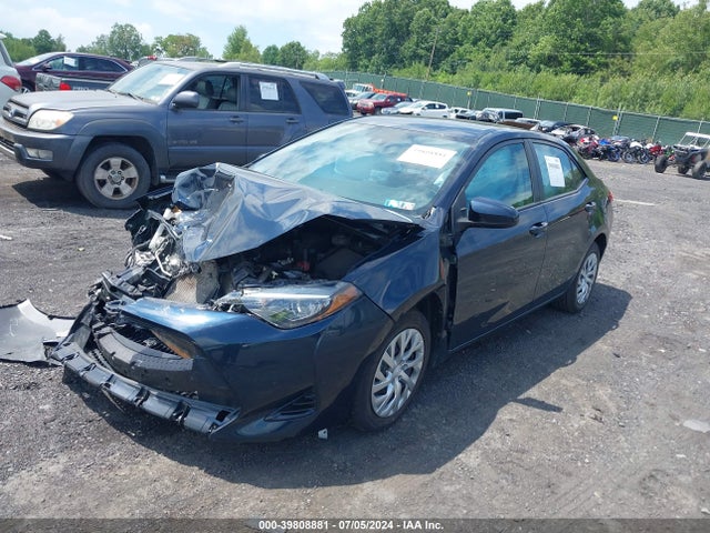 Toyota COROLLA LE 2019 2T1BURHE8KC140744 Image 2