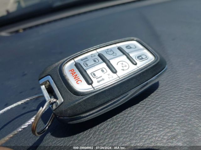 2C4RC1DG3LR195761 Chrysler Voyager Lxi