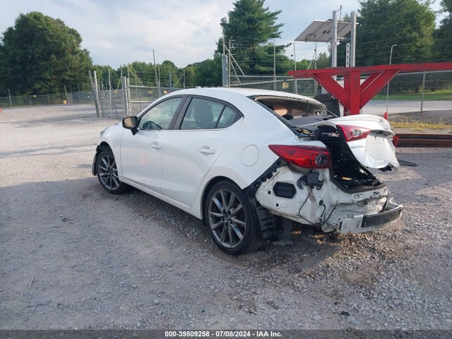 Mazda Mazda3 Touring 2018 3MZBN1V32JM171430 Image 3