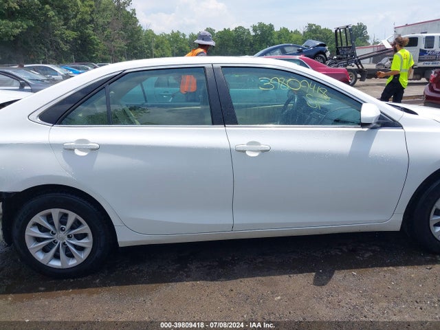 Toyota CAMRY LE 2016 4T4BF1FK4GR550246 Image 14