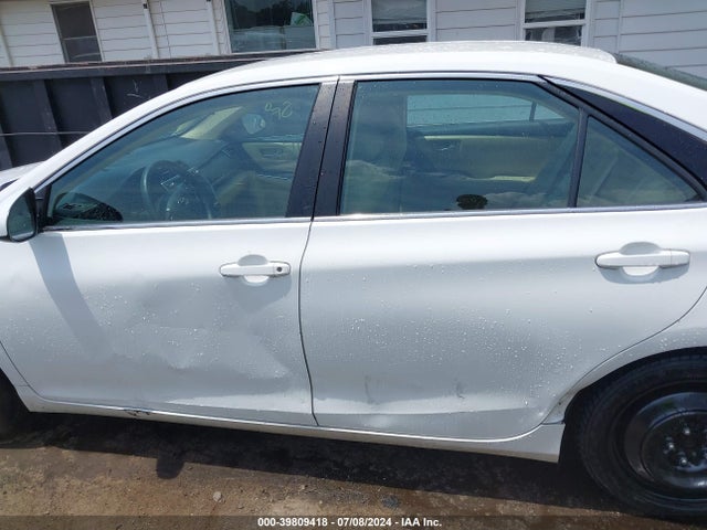 Toyota CAMRY LE 2016 4T4BF1FK4GR550246 Image 15