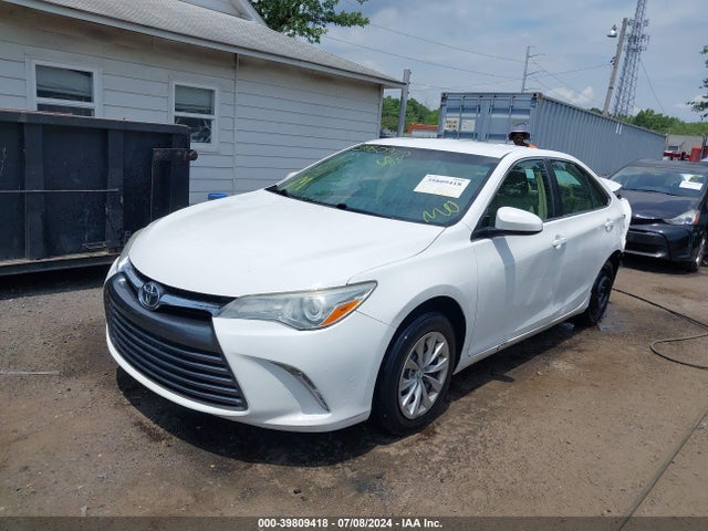 Toyota CAMRY LE 2016 4T4BF1FK4GR550246 Image 2
