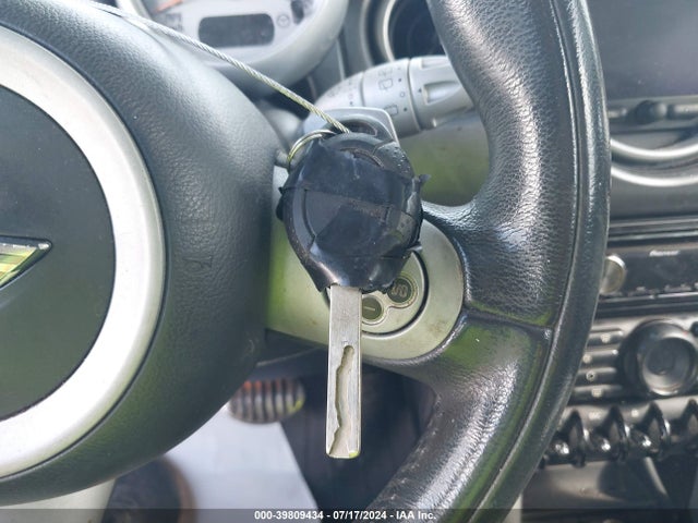 2005 MINI COOPER S WMWRE33465TG95535 Photo 10