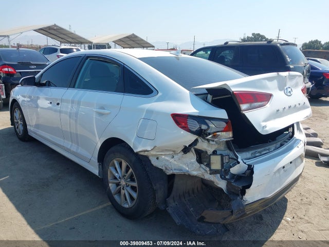 Hyundai SONATA SE 2018 5NPE24AF0JH626405 Image 3