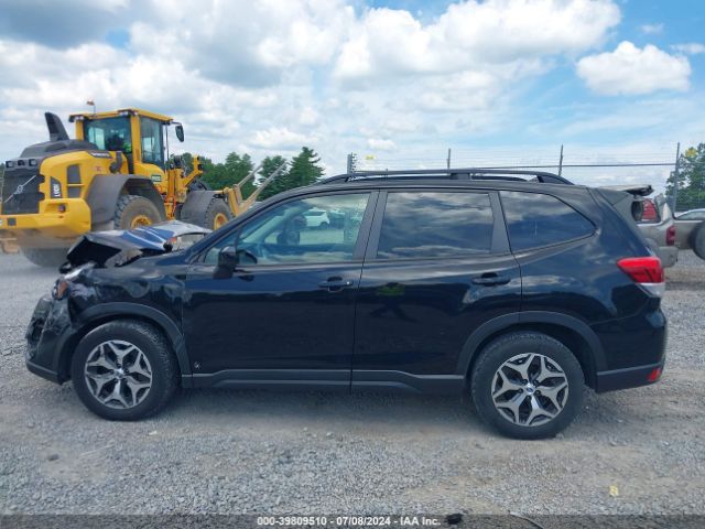 JF2SKAEC9KH415111 Subaru Forester Premium