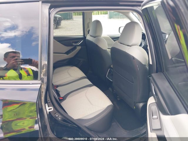JF2SKAEC9KH415111 Subaru Forester Premium