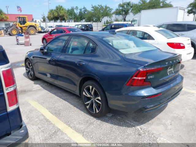 7JRL12FK4RG299139 Volvo S60 B5 Core Dark Theme