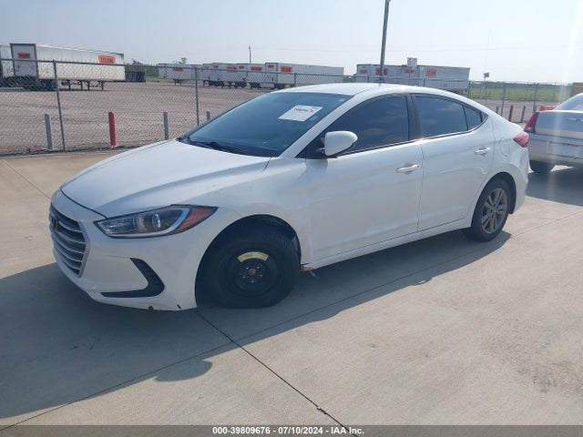 Hyundai ELANTRA SEL 2018 5NPD84LF7JH310653 Image 2