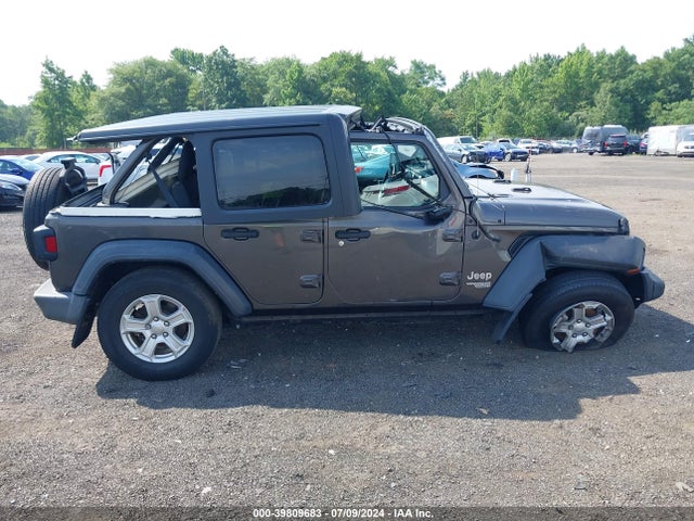 1C4HJXDG6KW642111 Jeep Wrangler Unlimited Sport S 4x4
