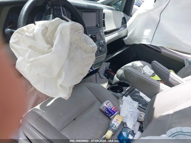 Toyota SIENNA XLE 2020 5TDYZ3DC2LS056036 Image 15