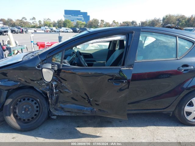 JTDKDTB35E1084369 Toyota Prius C One