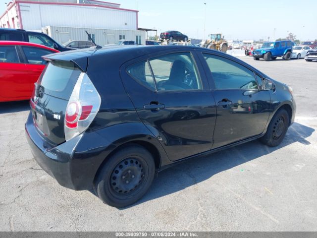 JTDKDTB35E1084369 Toyota Prius C One