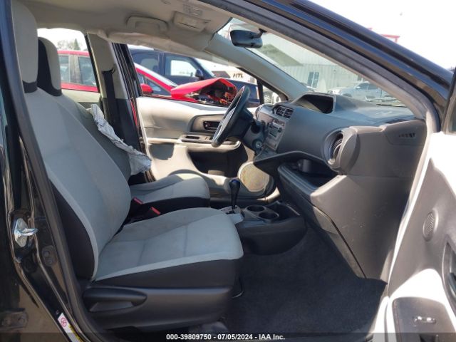 JTDKDTB35E1084369 Toyota Prius C One
