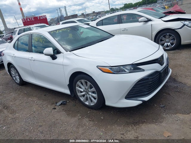 Toyota CAMRY LE 2019 4T1B11HK1KU823027 головне зображення