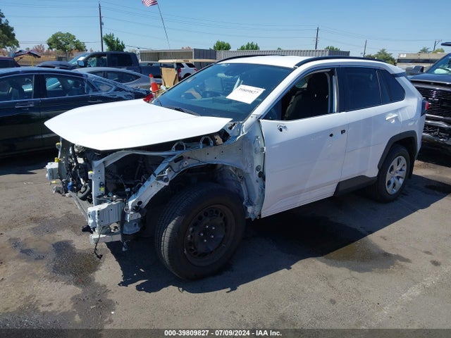 Toyota RAV4 LE 2020 2T3K1RFV5LC082001 Image 2