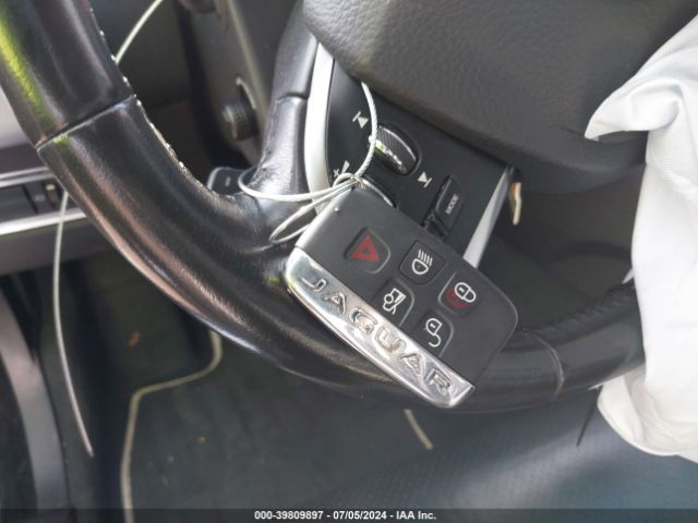 SAJWJ0FF0F8U60287 Jaguar Xf 3.0 Portfolio/3.0 Sport
