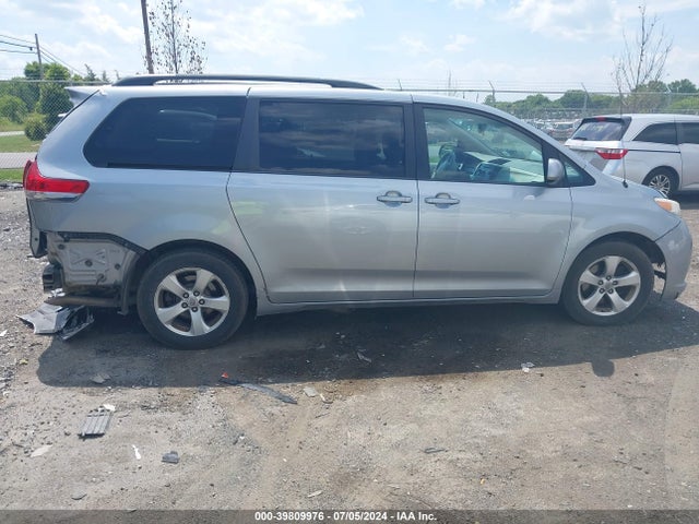 Toyota Sienna Le V6 8 Passenger 2014 5TDKK3DC2ES508807 Image 14
