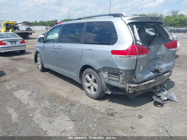 Toyota Sienna Le V6 8 Passenger 2014 5TDKK3DC2ES508807 Image 3