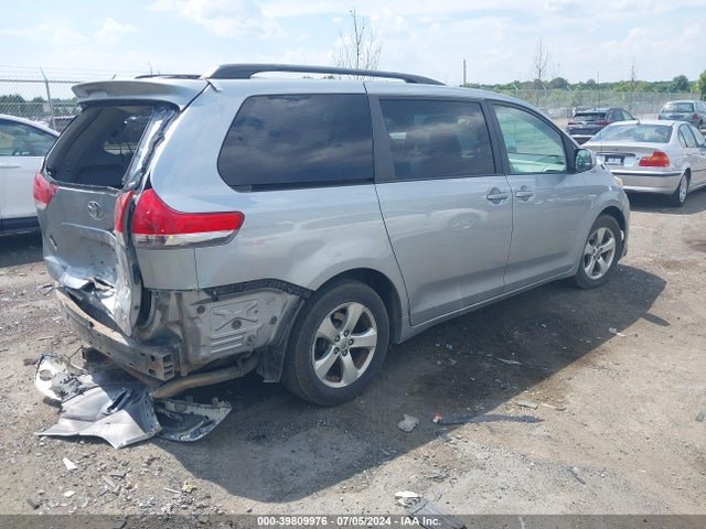 Toyota Sienna Le V6 8 Passenger 2014 5TDKK3DC2ES508807 Image 4