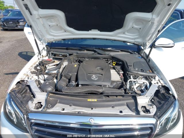 WDDZF4KB0HA089687 Mercedes-Benz E 300 4matic